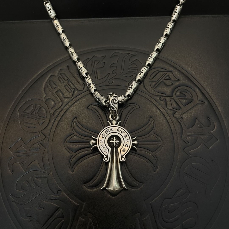 Ch*0me He**ts necklaces